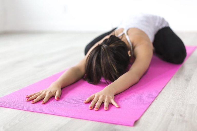 Home Spijkermat met duizenden plastic spikes voor acupressuurtherapie en ontspanning